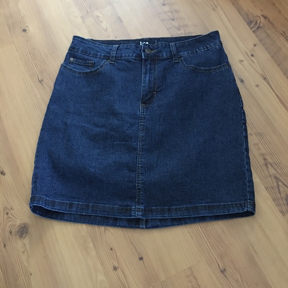Riders by Lee Dresses & Skirts - Riders by Lee Midrise Mini Skirt Size 10
